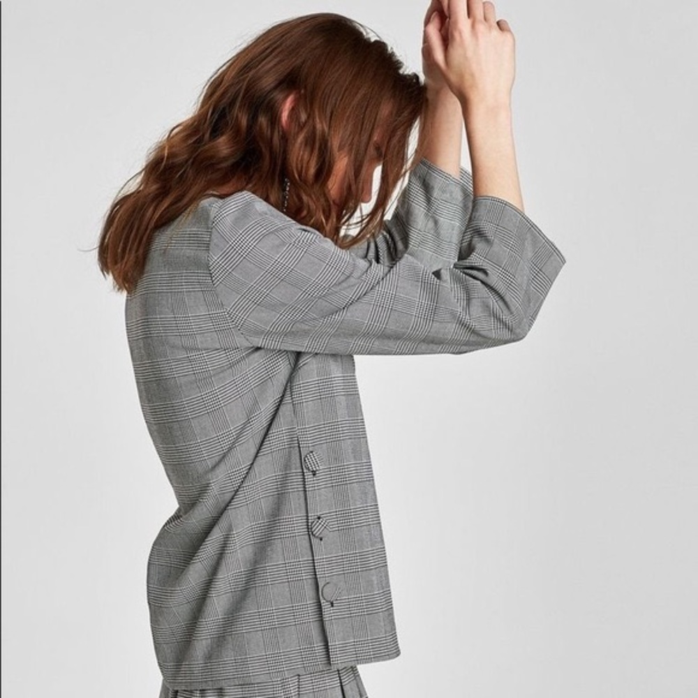 ZARA Houndstooth Plaid Side Button Bracelet Sleeve Top